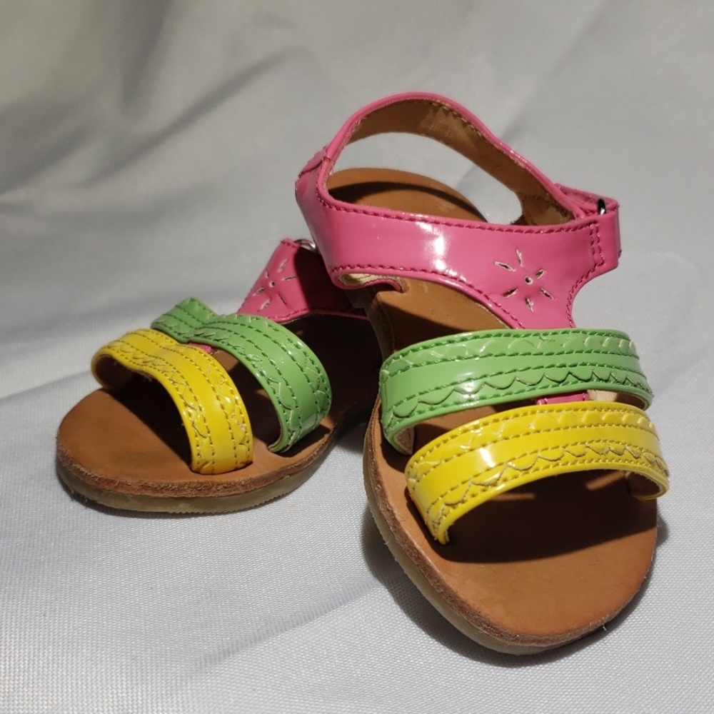 Gap sandals size 4 toddler
